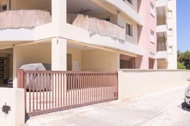 3-bedroom apartment for sale: https://www.bazaraki.com/adv/5790396_3-bedroom-apartment-for-sale (www.bazaraki.com)