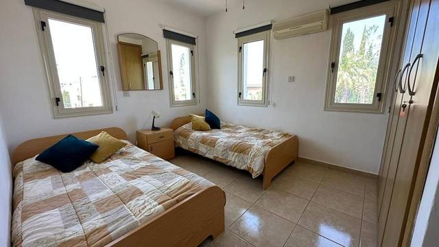 2-Bedroom Apartment in Universal with Roof Terrace!: https://www.facebook.com/marketplace/item/1186381653231128 (www.facebook.com)