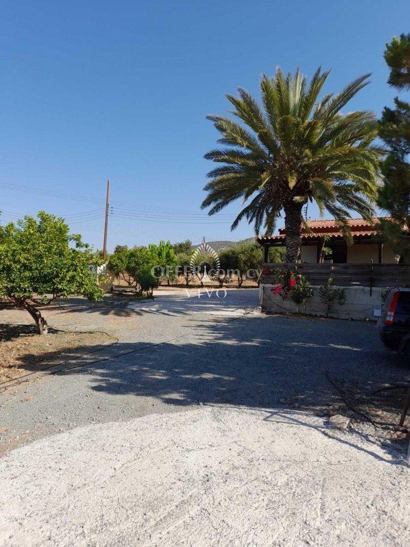 FURNISHED OR UNFURNISHED THREE BEDROOM HOUSE IN PAREKLISIA VILAGE: https://www.offer.com.cy/en/furnished-or-unfurnished-three-bedroom-house-in-pareklisia-vilage/21-655274/ (www.offer.com.cy)