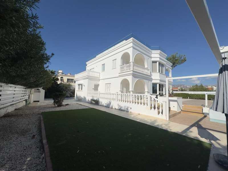 6-bedroom villa to rent: https://www.bazaraki.com/adv/5794250_6-bedroom-villa-to-rent (www.bazaraki.com)
