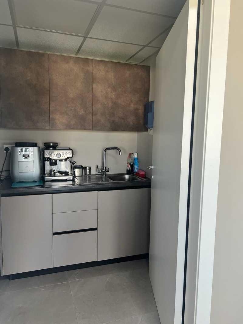 Luxury office available for rent.commercial bulding open space office: https://www.bazaraki.com/adv/5794597_luxury-office-available-for-rent-open-space-of-550sqm-modern-industrial-buildin (www.bazaraki.com)