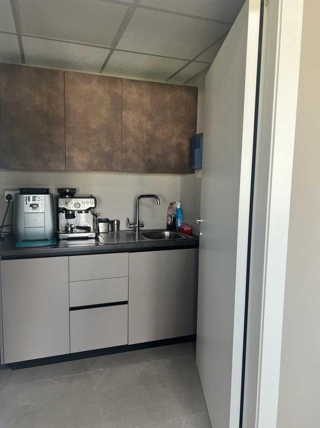 Luxury office available for rent.commercial bulding open space office: https://www.bazaraki.com/adv/5794597_luxury-office-available-for-rent-open-space-of-550sqm-modern-industrial-buildin (www.bazaraki.com)