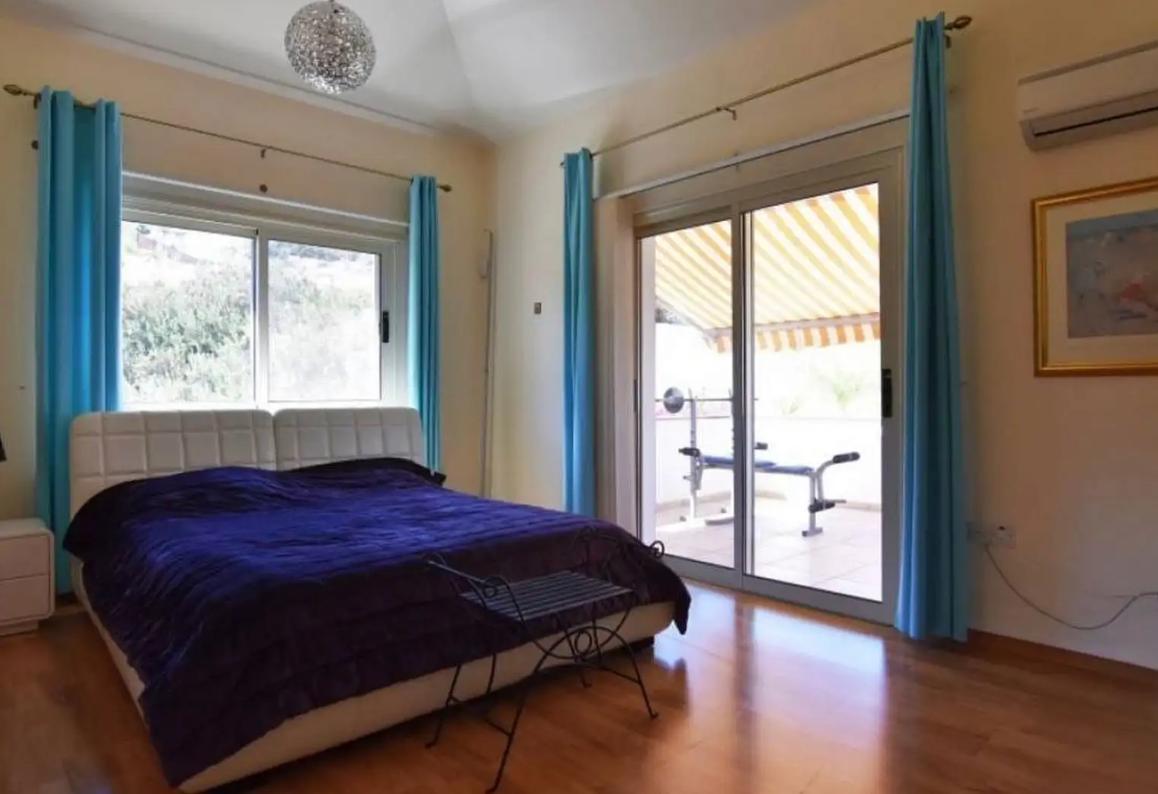4-bedroom villa in Limassol №152593: https://dom.com.cy/en/catalog/rent/152593/ (dom.com.cy)