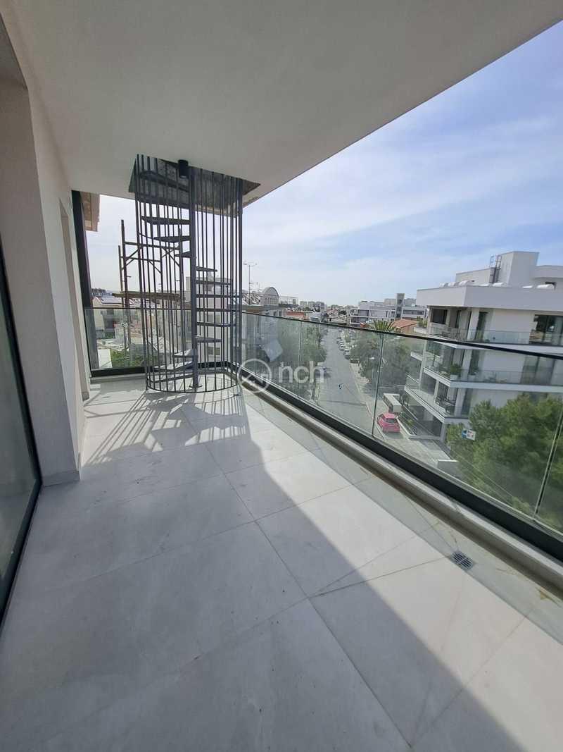 3-bedroom penthouse to rent: https://www.bazaraki.com/adv/5795385_3-bedroom-penthouse-to-rent (www.bazaraki.com)