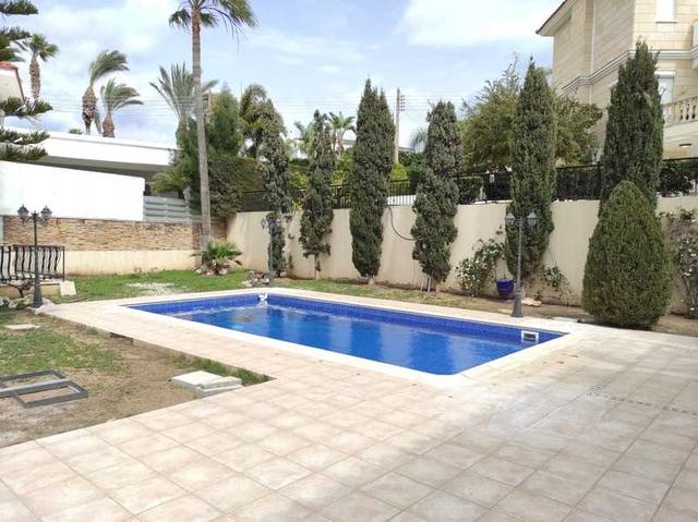 7-bedroom villa for sale: https://www.bazaraki.com/adv/5792380_7-bedroom-villa-for-sale (www.bazaraki.com)