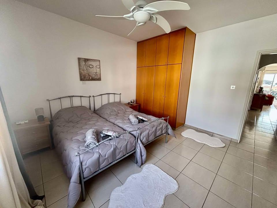 2 beds 2 baths Flat/apartment: https://www.facebook.com/marketplace/item/1377221256656155 (www.facebook.com)