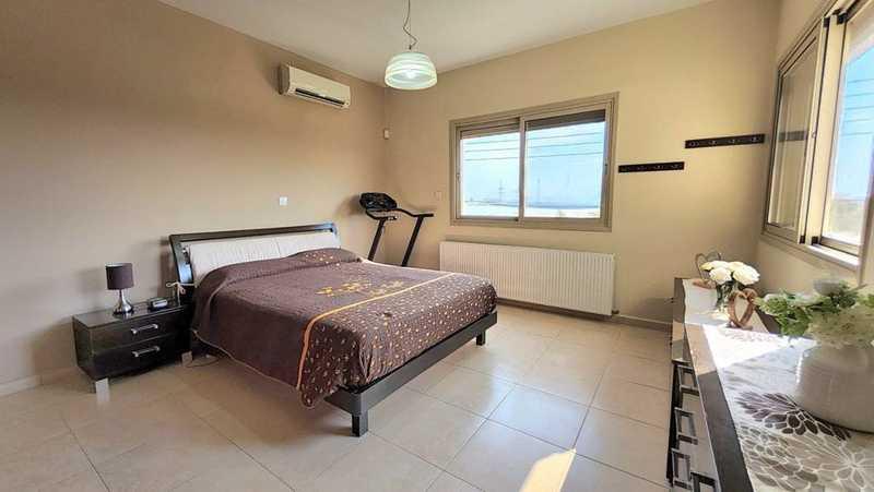 4-bedroom detached house for sale: https://www.bazaraki.com/adv/5797770_4-bedroom-detached-house-for-sale (www.bazaraki.com)