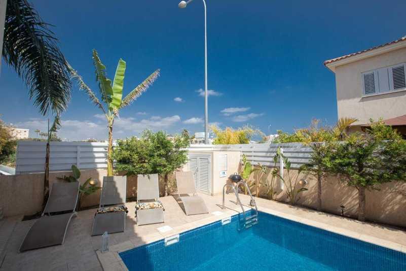 George's lux villa: https://www.bazaraki.com/adv/5793803_georges-lux-villa (www.bazaraki.com)