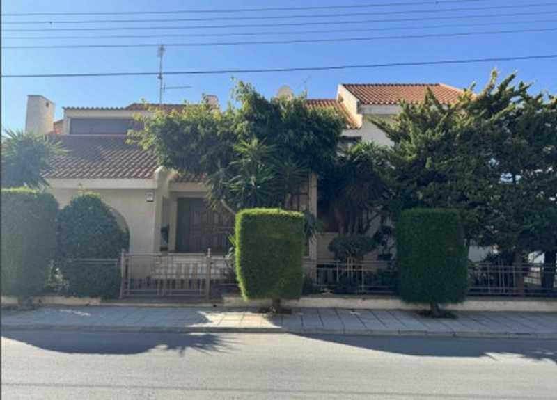 6-bedroom detached house for sale: https://www.bazaraki.com/adv/5797387_6-bedroom-detached-house-for-sale (www.bazaraki.com)