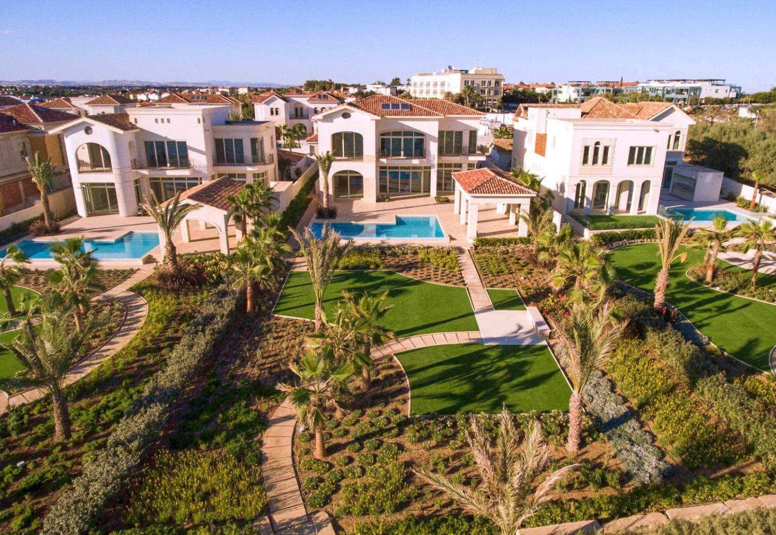 New 7-bedroom villa in Larnaca № 153410: https://dom.com.cy/en/catalog/sale/153410/ (dom.com.cy)