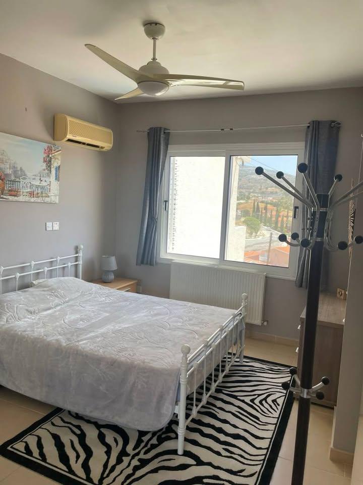 Large townhouse with centralheating in Peyia: https://www.facebook.com/marketplace/item/1235320814914526 (www.facebook.com)