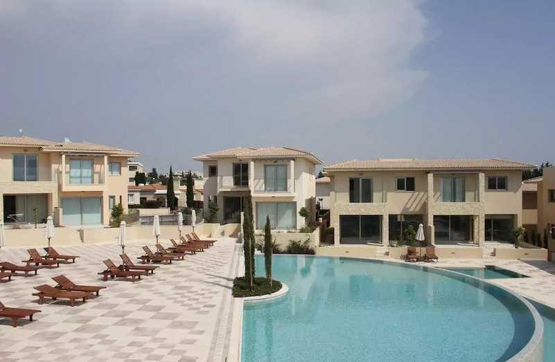 3-bedroom apartment to rent: https://www.bazaraki.com/adv/5794791_3-bedroom-apartment-to-rent (www.bazaraki.com)