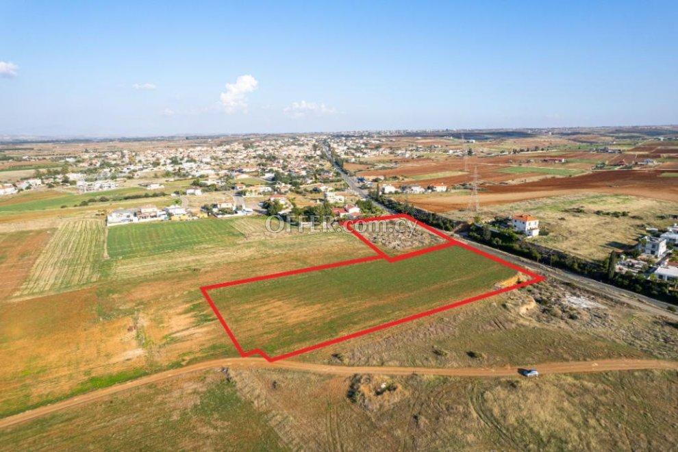 Residential fields in Astromeritis Nicosia: https://www.offer.com.cy/en/residential-fields-in-astromeritis-nicosia/21-708274/ (www.offer.com.cy)