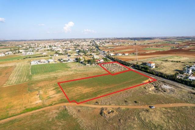 Residential fields in Astromeritis Nicosia: https://www.offer.com.cy/en/residential-fields-in-astromeritis-nicosia/21-708274/ (www.offer.com.cy)