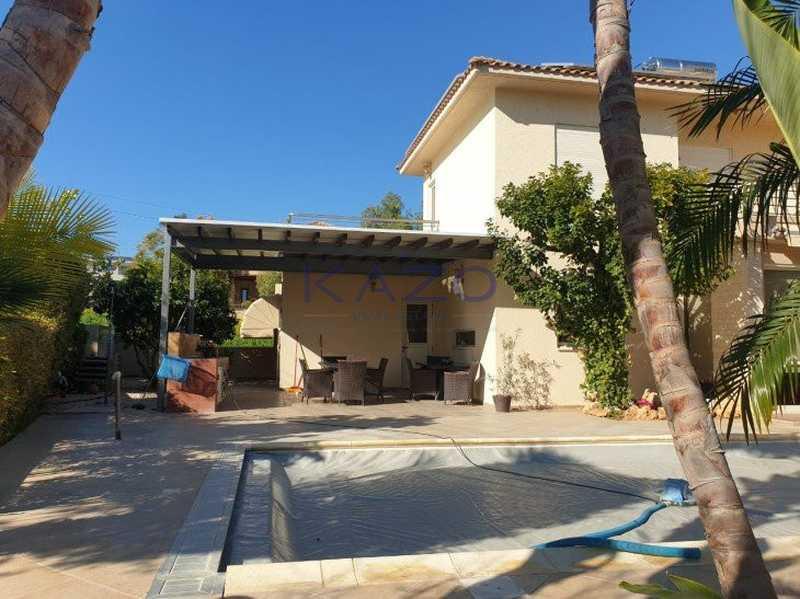 4-bedroom detached house for sale: https://www.bazaraki.com/adv/5791622_4-bedroom-detached-house-for-sale (www.bazaraki.com)