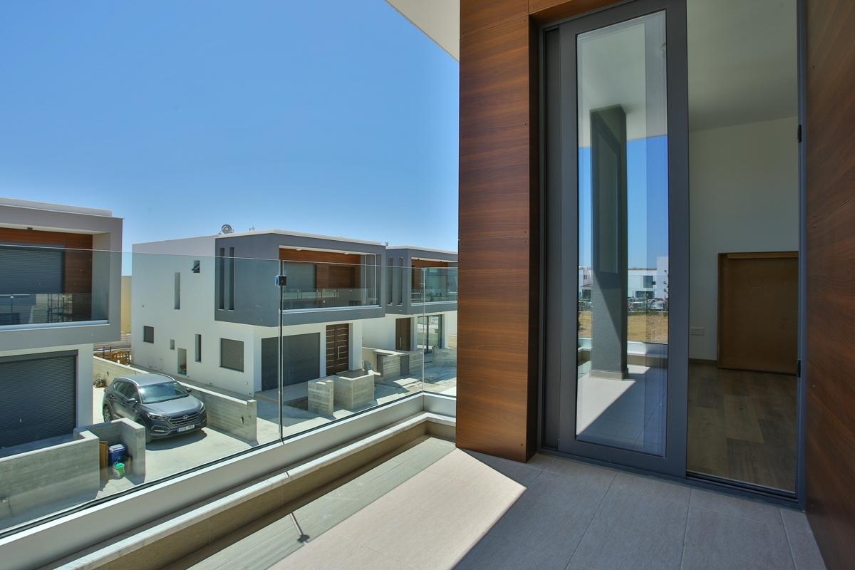 New 3-bedroom house in Paphos № 153080: https://dom.com.cy/en/catalog/sale/153080/ (dom.com.cy)