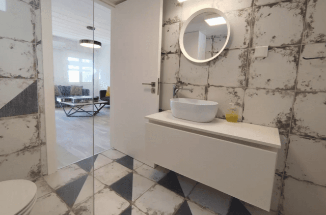 2 Bedroom Flat For Rent: https://www.zyprus.com/property/39364/2-bedrooms-apartment-flat-in-potamos-germasogeias-germasogeia-limassol (www.zyprus.com)