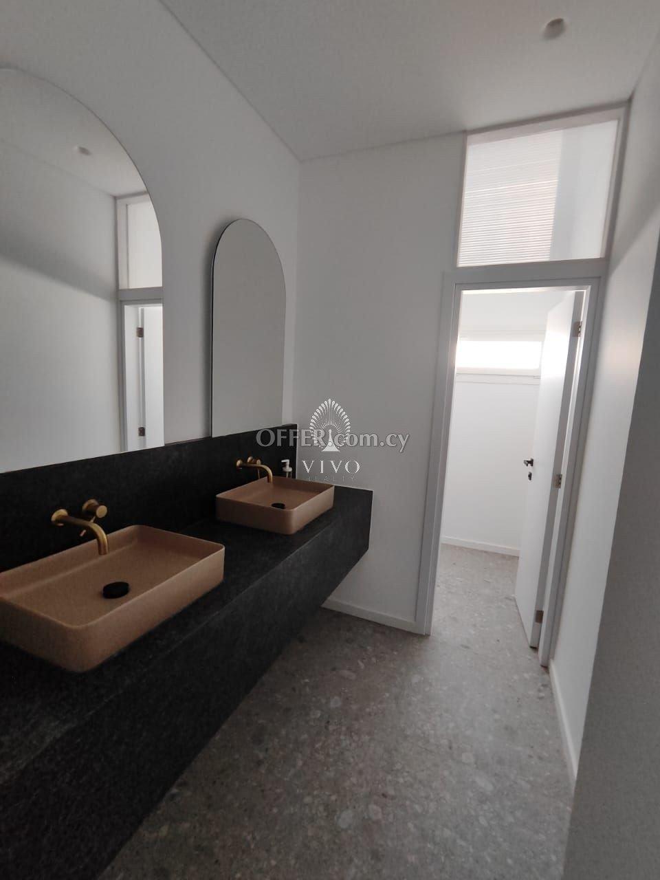 FULLY EQUIPPED MODERN OFFICE SPACE OF 500 SQ.M. NEAR LIMASSOL NEW PORT: https://www.offer.com.cy/en/fully-equipped-modern-office-space-of-500-sq-m-near-limassol-new-port/21-684056/ (www.offer.com.cy)