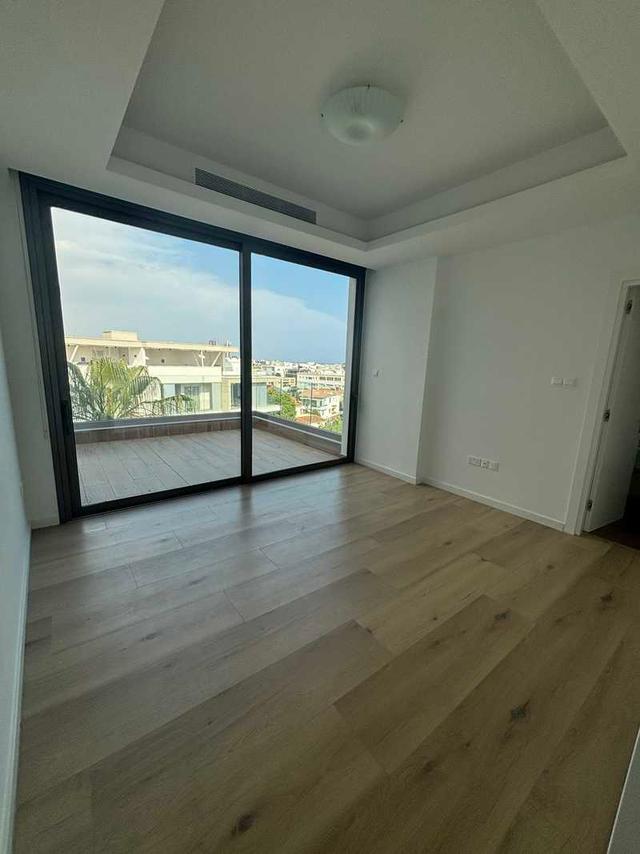 4-bedroom penthouse to rent: https://www.bazaraki.com/adv/5799588_4-bedroom-penthouse-to-rent (www.bazaraki.com)