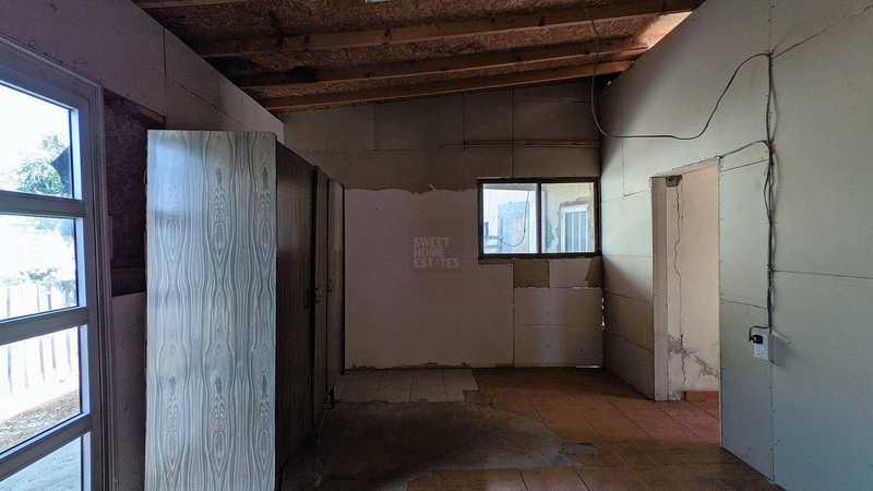 Shop in frenaros: https://www.bazaraki.com/adv/5790377_shop-in-frenaros (www.bazaraki.com)