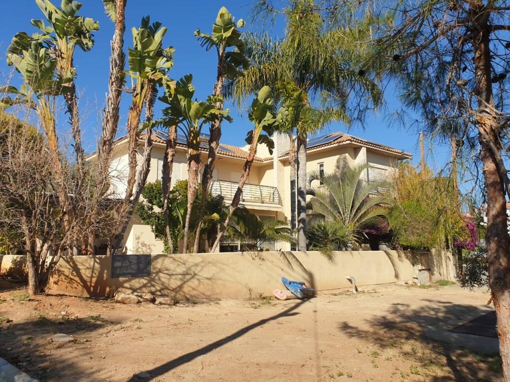 4 Bedroom Detached House For Sale: https://www.zyprus.com/property/24554/4-bedrooms-house-detached-house-in-agios-athanasios-limassol (www.zyprus.com)