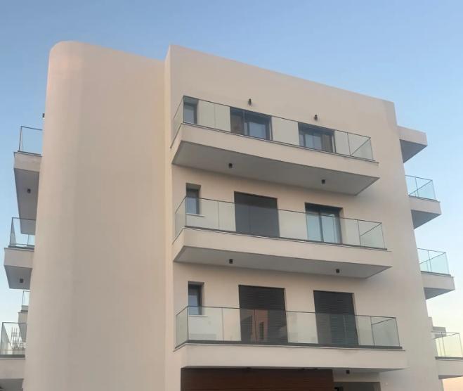 3-bedroom penthouse in Limassol №152796: https://dom.com.cy/en/catalog/rent/152796/ (dom.com.cy)
