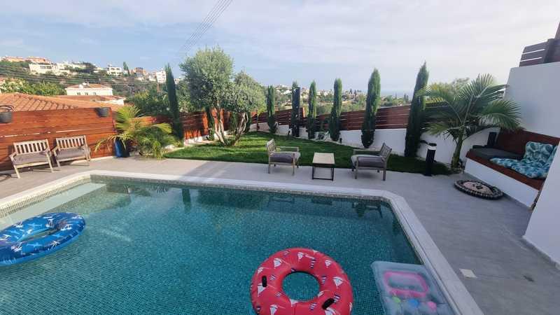 3-bedroom villa for sale: https://www.bazaraki.com/adv/5795051_3-bedroom-villa-for-sale (www.bazaraki.com)