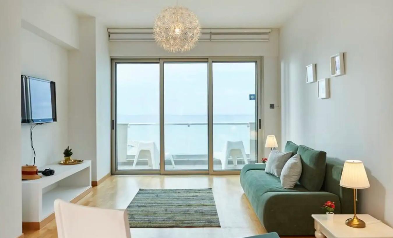 2-bedroom flat in Larnaca №153729: https://dom.com.cy/en/catalog/rent/153729/ (dom.com.cy)