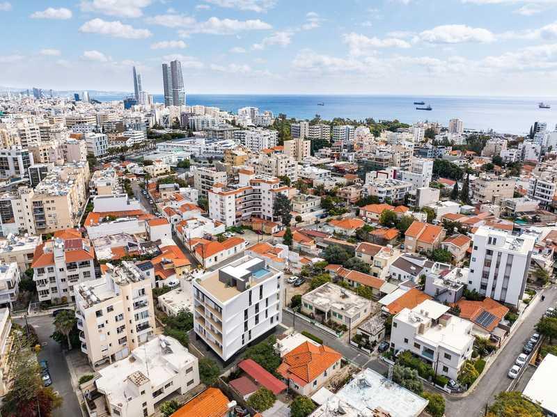 4-bedroom apartment for sale: https://www.bazaraki.com/adv/5796175_4-bedroom-apartment-for-sale (www.bazaraki.com)