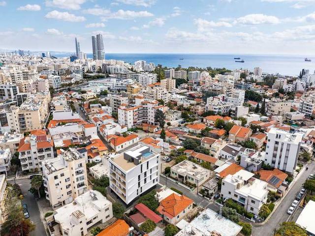 4-bedroom apartment for sale: https://www.bazaraki.com/adv/5796175_4-bedroom-apartment-for-sale (www.bazaraki.com)