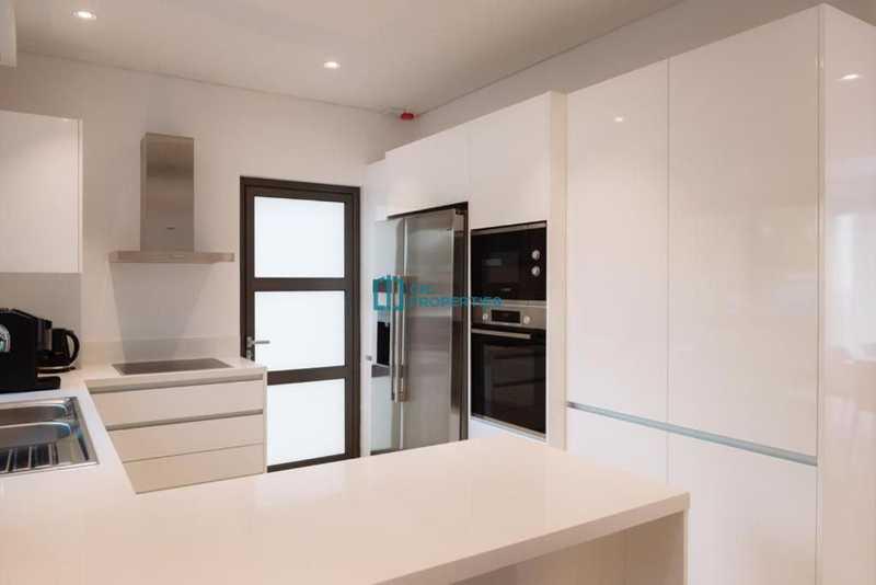 4-bedroom villa for sale: https://www.bazaraki.com/adv/5790827_4-bedroom-villa-for-sale (www.bazaraki.com)