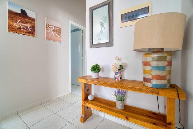 4-bedroom villa to rent: https://www.bazaraki.com/adv/5786421_4-bedroom-villa-to-rent (www.bazaraki.com)