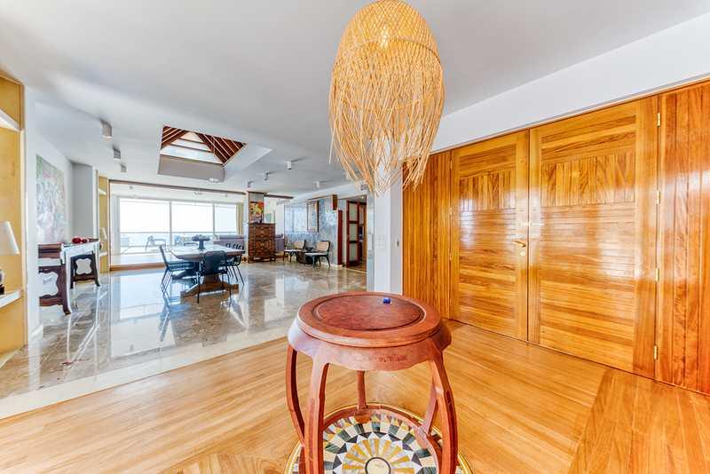 3-bedroom penthouse to rent: https://www.bazaraki.com/adv/5798285_3-bedroom-penthouse-to-rent (www.bazaraki.com)