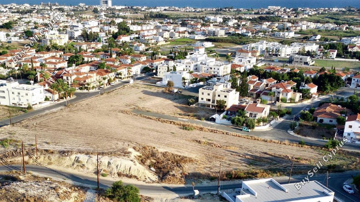 2,793 SQM Land for sale in Oroklini, Larnaca: https://www.buysellcyprus.com/property-for-sale/larnaca/oroklini/land-for-sale-oroklini-larnaca-1796717.html (www.buysellcyprus.com)
