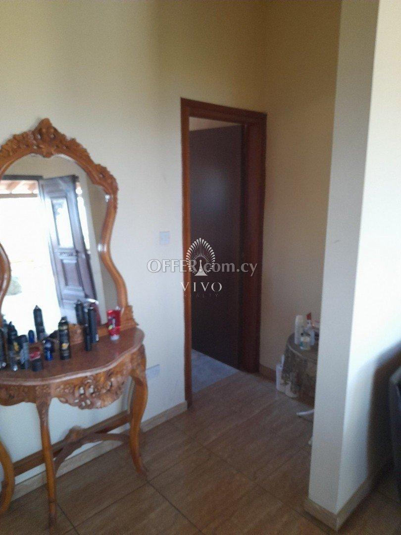 FURNISHED OR UNFURNISHED THREE BEDROOM HOUSE IN PAREKLISIA VILAGE: https://www.offer.com.cy/en/furnished-or-unfurnished-three-bedroom-house-in-pareklisia-vilage/21-655274/ (www.offer.com.cy)