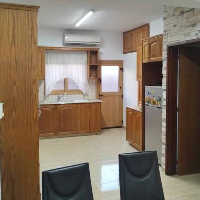 3-bedroom house in Larnaca №152102: https://dom.com.cy/en/catalog/rent/152102/ (dom.com.cy)