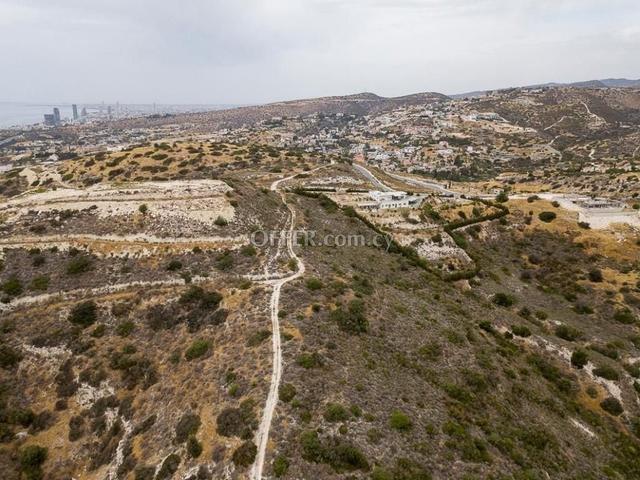 Agricultural Field for sale in Parekklisia, Limassol: https://www.offer.com.cy/en/agricultural-field-for-sale-in-parekklisia-limassol/21-817055/ (www.offer.com.cy)
