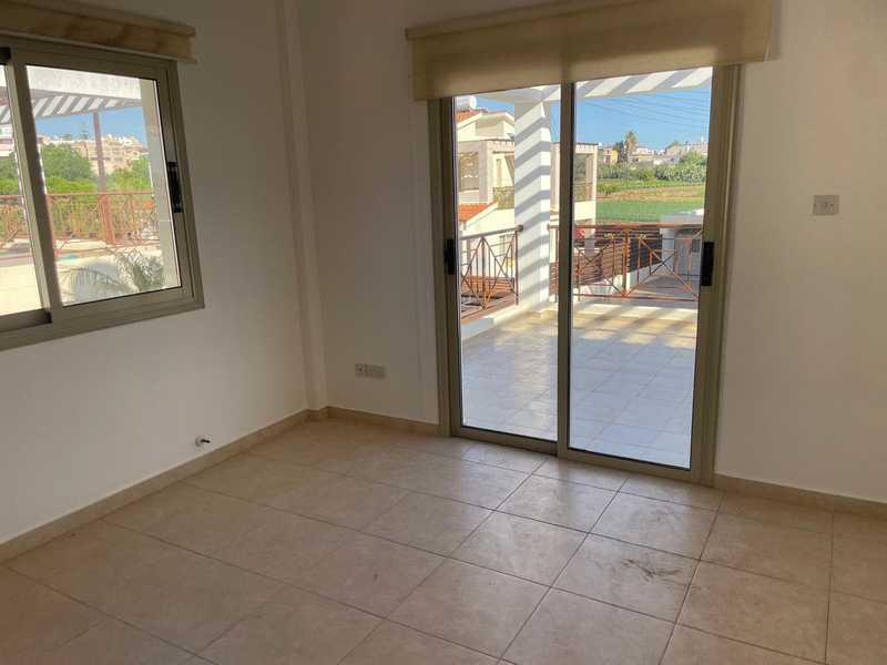 3-bedroom villa to rent: https://www.bazaraki.com/adv/5795067_3-bedroom-villa-to-rent (www.bazaraki.com)