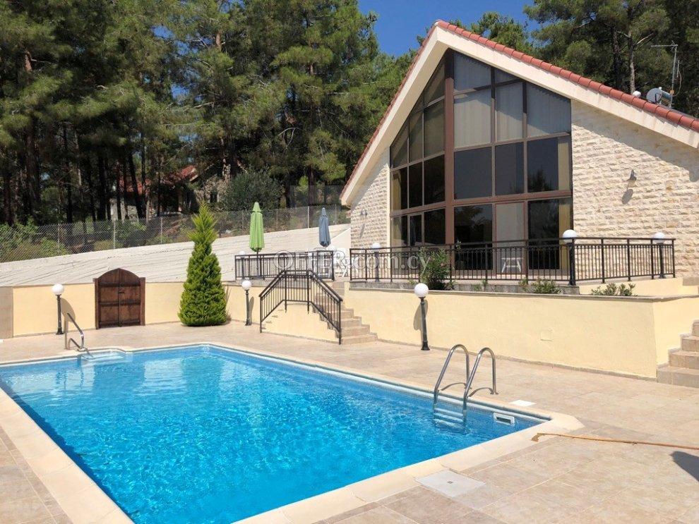 Extraordinary villa in a large plot of land in the heart of the forest in Platres.: https://www.offer.com.cy/en/extraordinary-villa-in-a-large-plot-of-land-in-the-heart-of-the-forest-in-platres/21-786181/ (www.offer.com.cy)