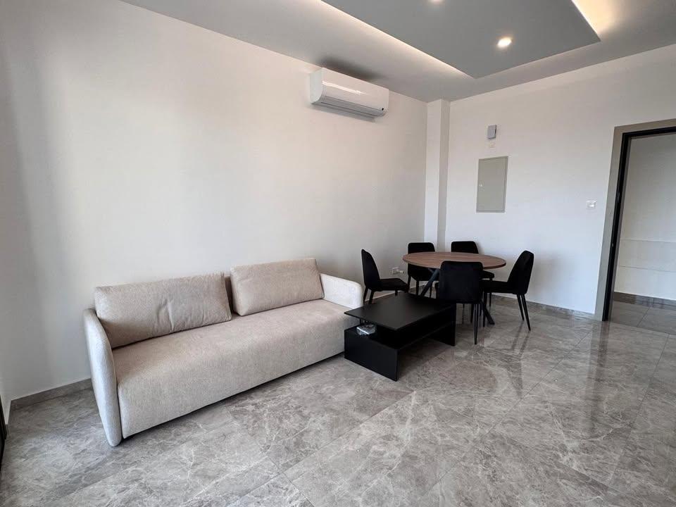 2 Beds 2 Baths Apartment/condo: https://www.facebook.com/marketplace/item/1020666716917661 (www.facebook.com)