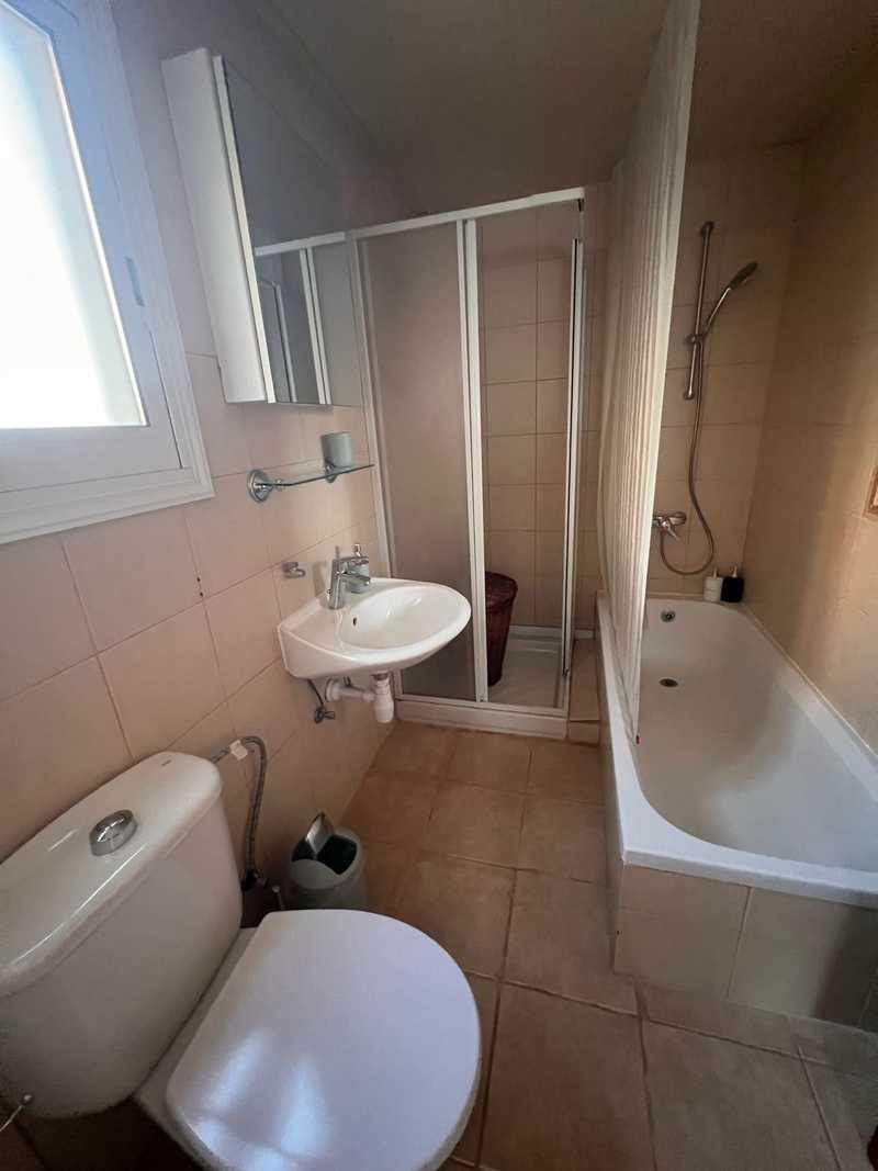 Double bedroom with private bathroom: https://www.bazaraki.com/adv/5792508_room-with-private-bathroom (www.bazaraki.com)