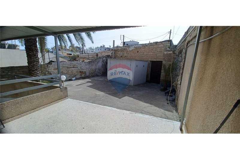 Top location commercial building in ag athanasios: https://www.bazaraki.com/adv/5798077_top-location-commercial-building-in-ag-athanasios (www.bazaraki.com)