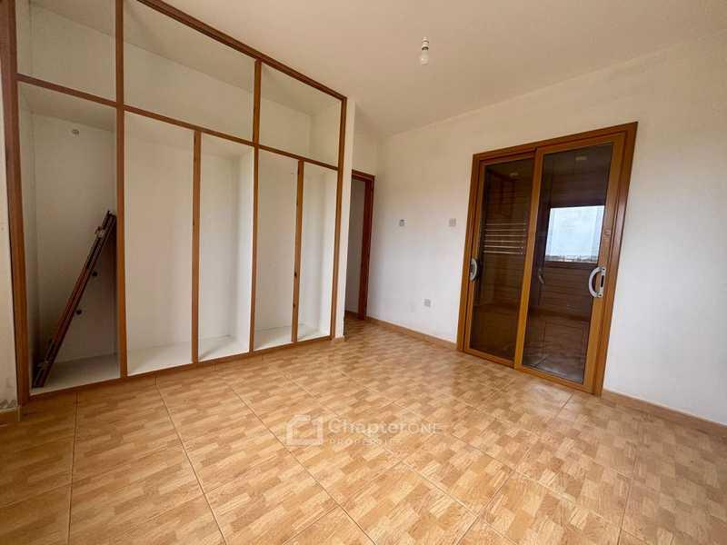 5-bedroom villa for sale: https://www.bazaraki.com/adv/5796269_5-bedroom-villa-for-sale (www.bazaraki.com)