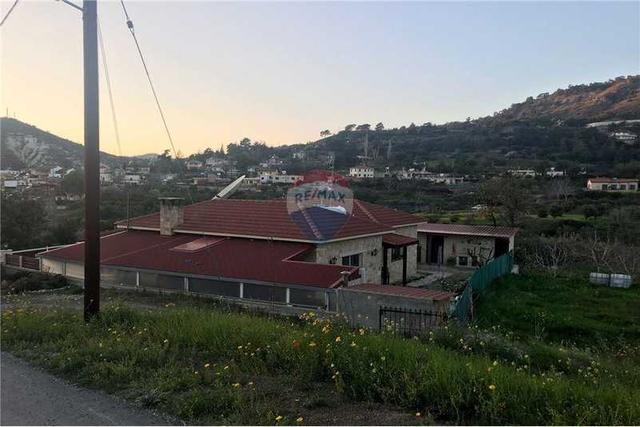 Residential land 1339 m²: https://www.bazaraki.com/adv/5798159_residential-land-1339-m2 (www.bazaraki.com)