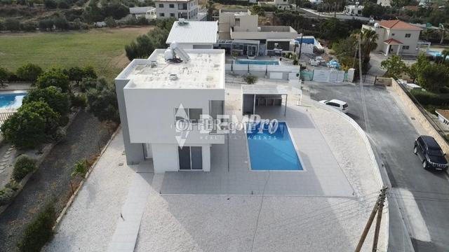Villa For Sale in Peyia - Sea Caves, Paphos - DP4743: https://www.offer.com.cy/en/villa-for-sale-in-peyia-sea-caves-paphos-dp4743/21-813381/ (www.offer.com.cy)
