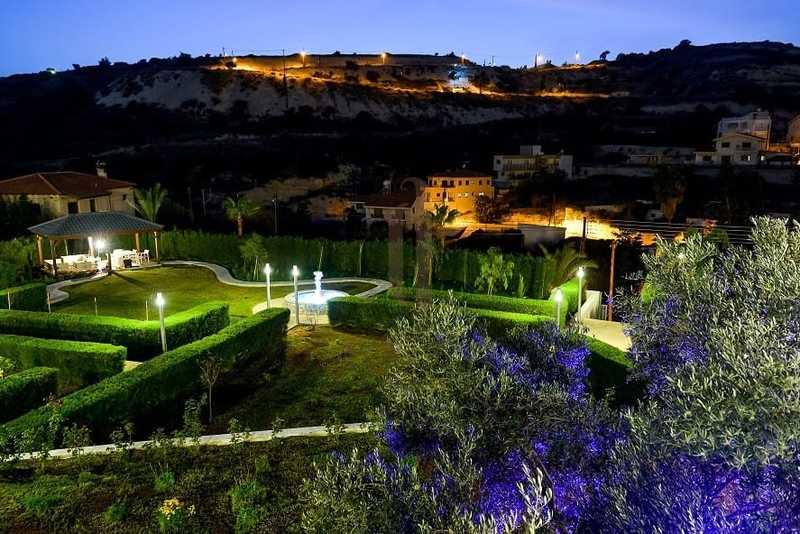  5-bedroom villa to rent: https://www.bazaraki.com/adv/5792029_5-bedroom-villa-to-rent (www.bazaraki.com)