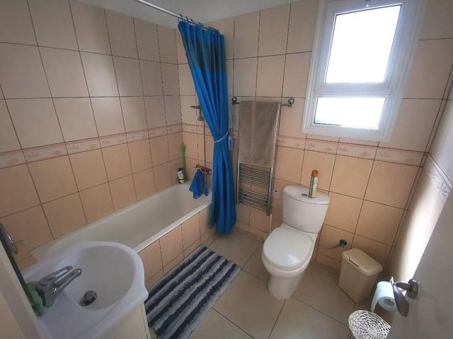 3 beds 3 baths House: https://www.facebook.com/marketplace/item/1168076038336278 (www.facebook.com)