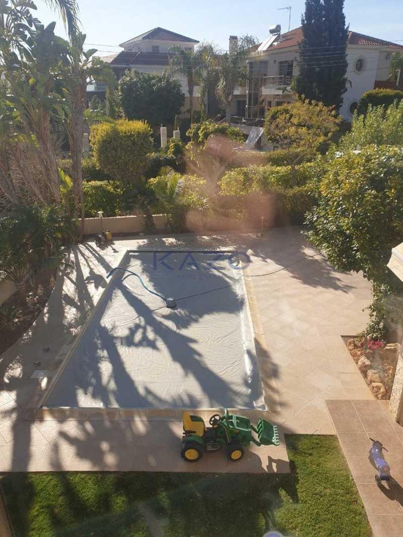 4-bedroom detached house for sale: https://www.bazaraki.com/adv/5791622_4-bedroom-detached-house-for-sale (www.bazaraki.com)