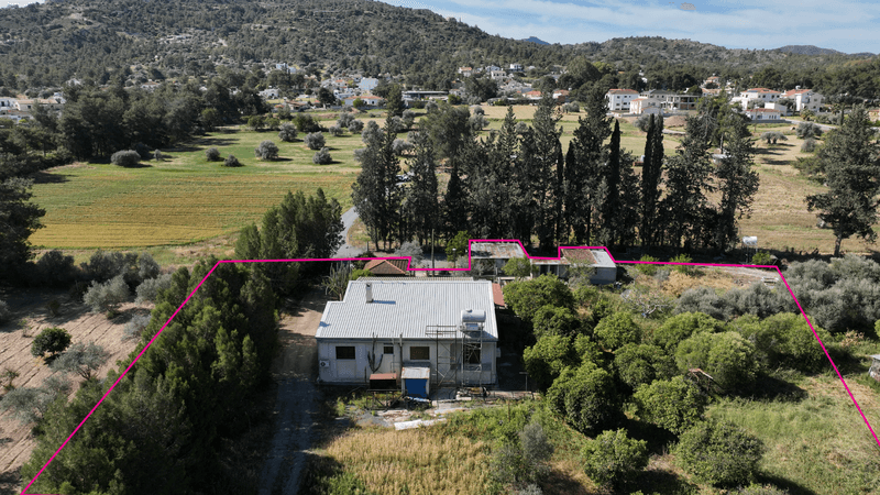 3-bedroom detached house for sale: https://www.bazaraki.com/adv/5798575_3-bedroom-detached-house-for-sale (www.bazaraki.com)