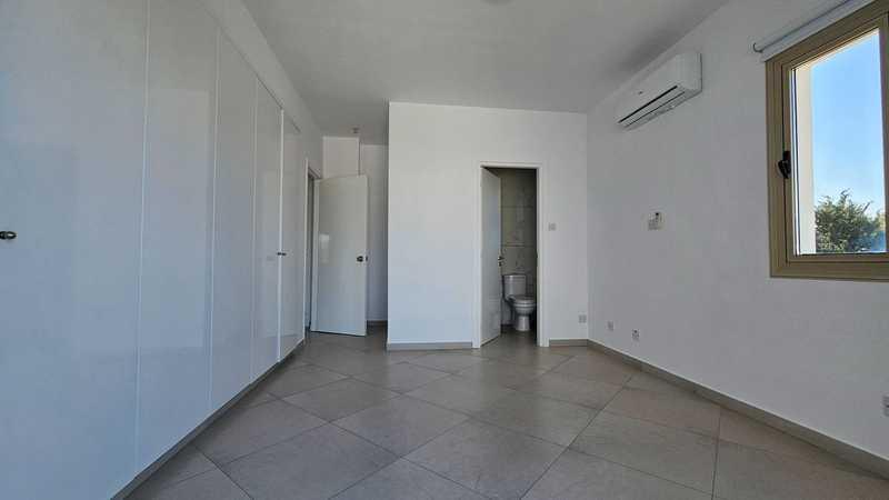 3-bedroom penthouse to rent: https://www.bazaraki.com/adv/5797210_3-bedroom-penthouse-to-rent (www.bazaraki.com)
